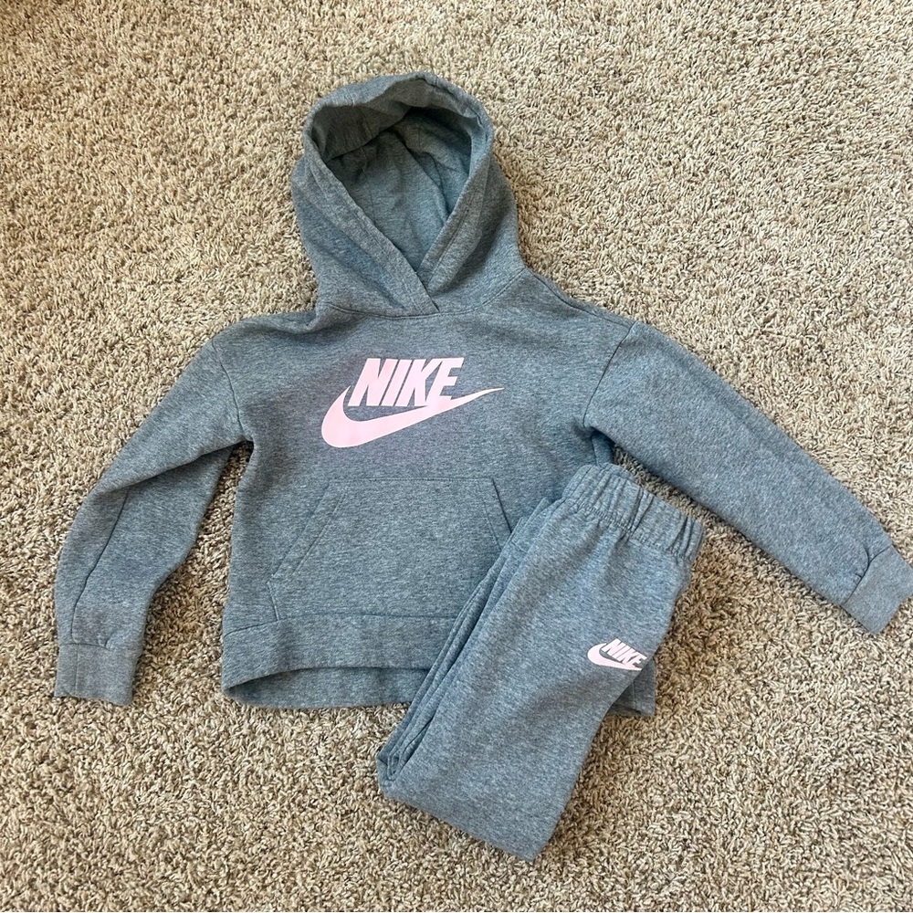Girls’ Nike Hoodie and Sweatpants Set